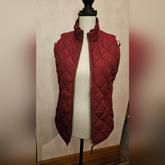 J Crew Mercantile Quilted Women's Vest in Burgundy - Picture 1 of 6